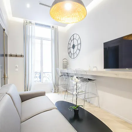 Luxury In Opera - The Louvre Apartment