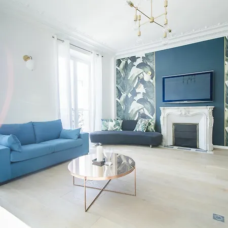 Luxury In Opera - The Louvre Apartment Paris