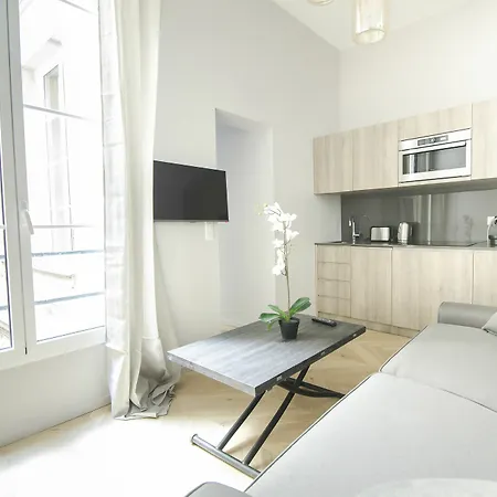 Luxury In Opera - The Louvre Apartment