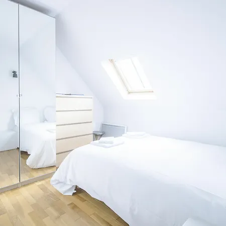 Luxury In Opera - The Louvre Apartment Paris